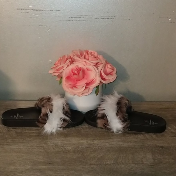 Faux Fur Slide Sandal Cheetah - Picture 4 of 5